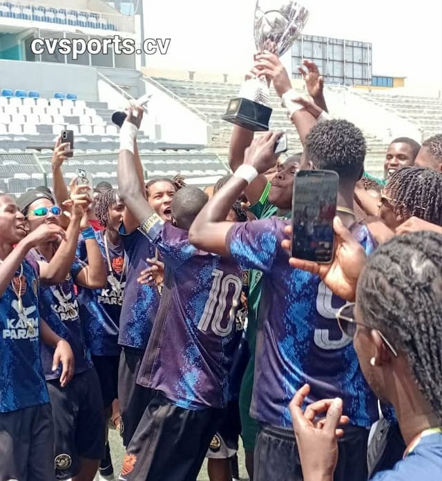 Estádio Dau de Segunda na Ilha do Maio palco hoje das meias finais do Nacional Futebol sub-17